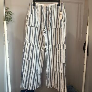 Never Worn - Pilcro Women's Beach Cargo Pants in Neutral Blue Stripe Size 29